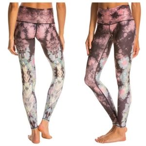Teeki Pink Feather Leggings